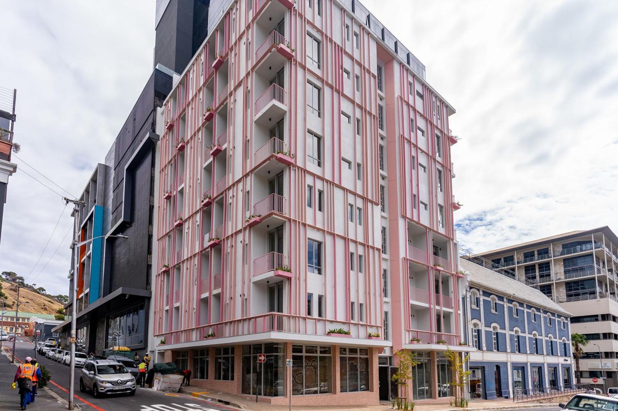 The Rose 204: Studio Apartment With Rooftop Pool ケープタウン エクステリア 写真