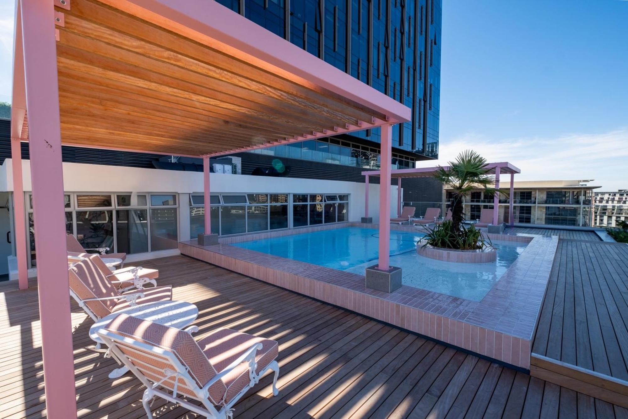 The Rose 204: Studio Apartment With Rooftop Pool ケープタウン エクステリア 写真