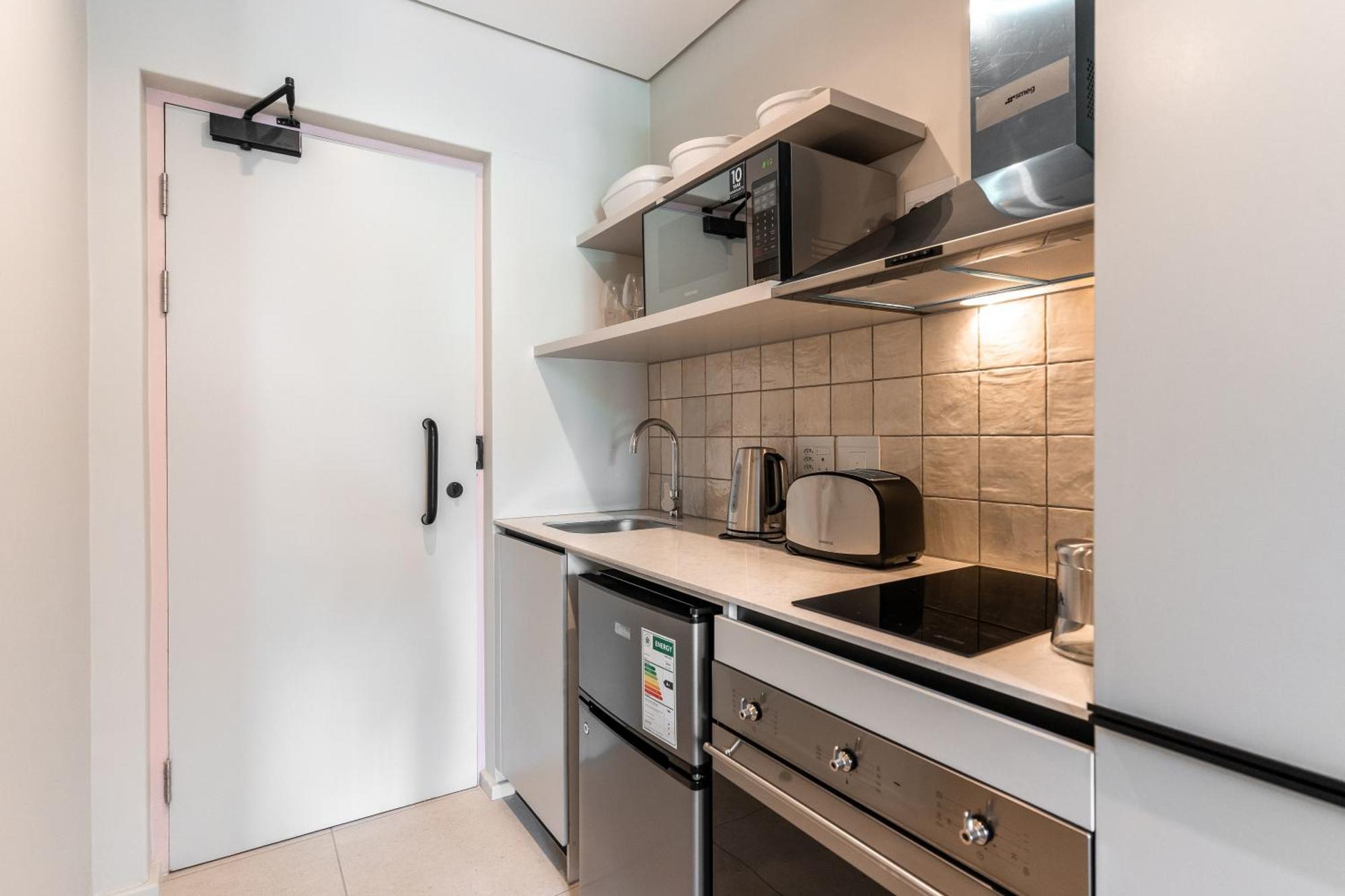 The Rose 204: Studio Apartment With Rooftop Pool ケープタウン エクステリア 写真