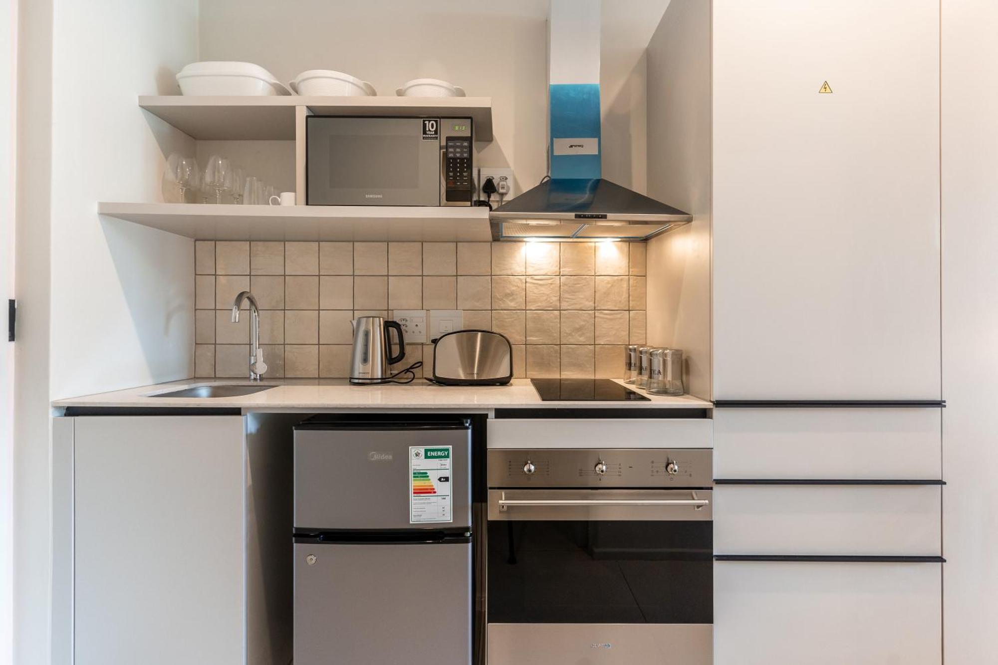 The Rose 204: Studio Apartment With Rooftop Pool ケープタウン エクステリア 写真
