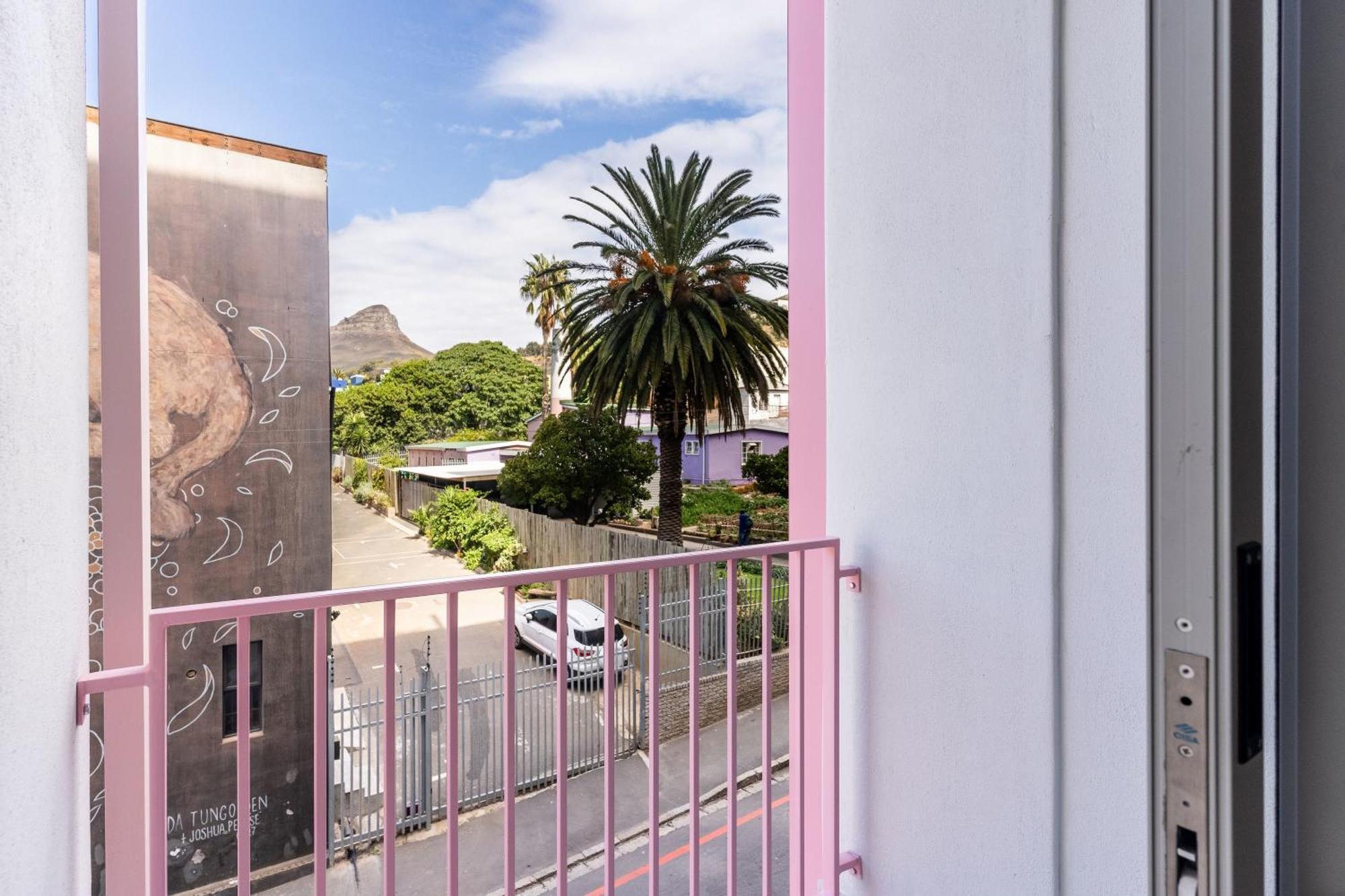 The Rose 204: Studio Apartment With Rooftop Pool ケープタウン エクステリア 写真