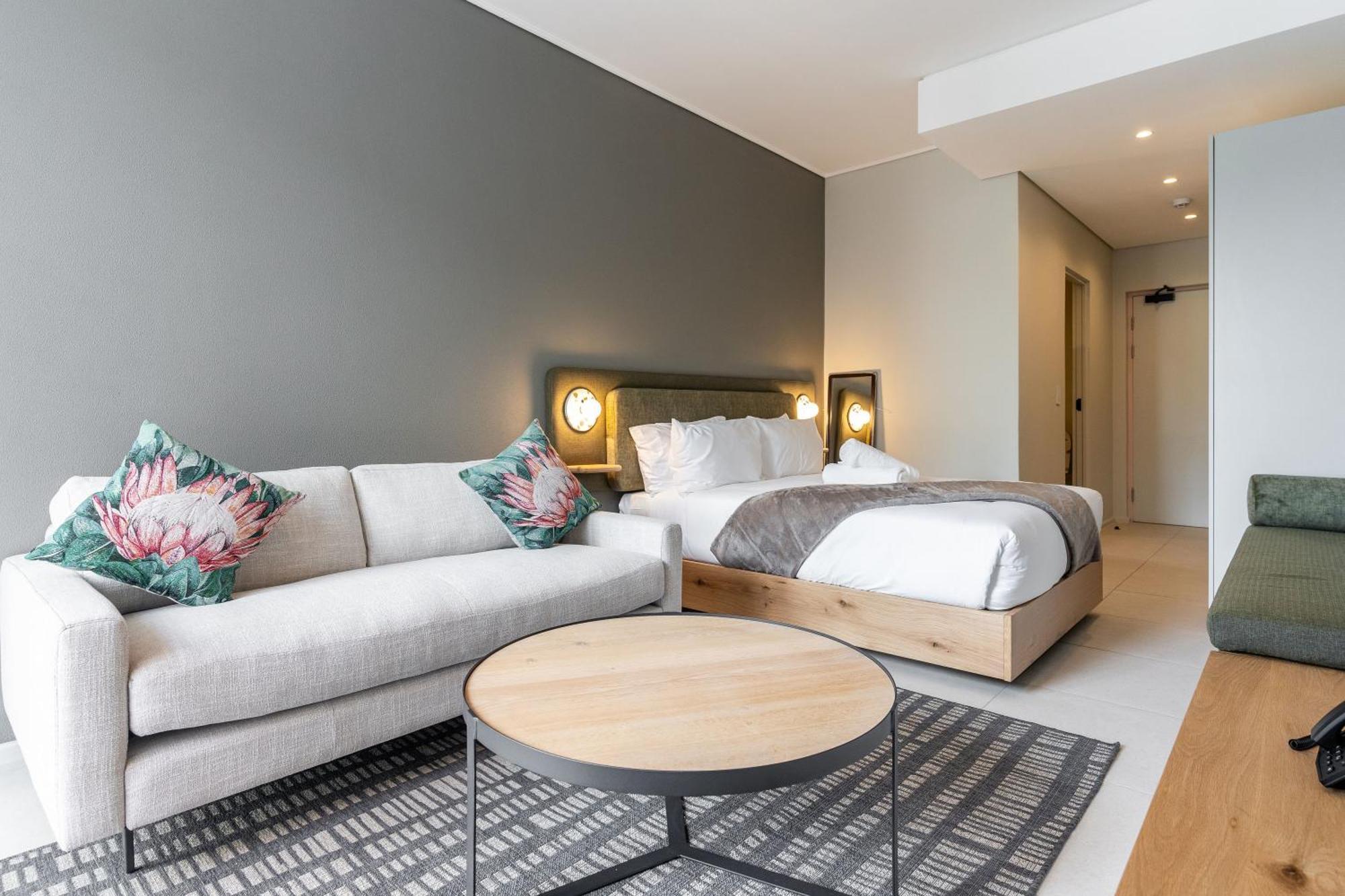 The Rose 204: Studio Apartment With Rooftop Pool ケープタウン エクステリア 写真
